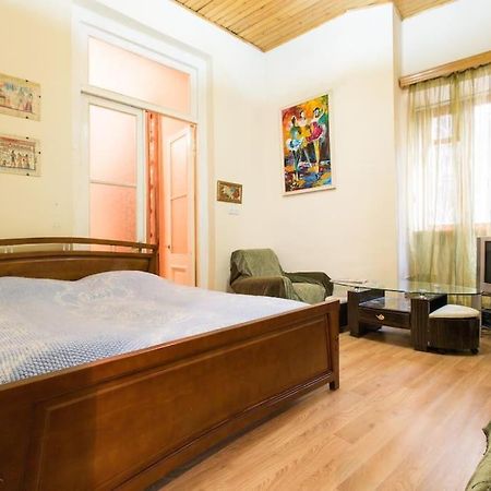 Nataly Apartament-Old Tbilisi Center Ngoại thất bức ảnh