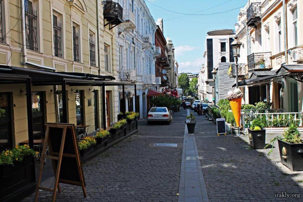 Nataly Apartament-Old Tbilisi Center Ngoại thất bức ảnh