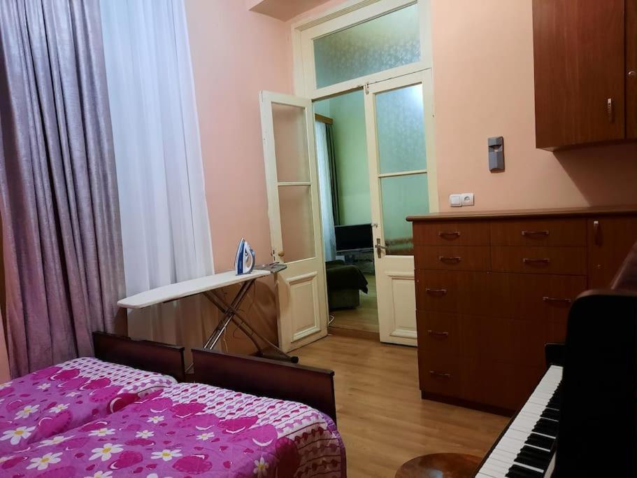 Nataly Apartament-Old Tbilisi Center Ngoại thất bức ảnh